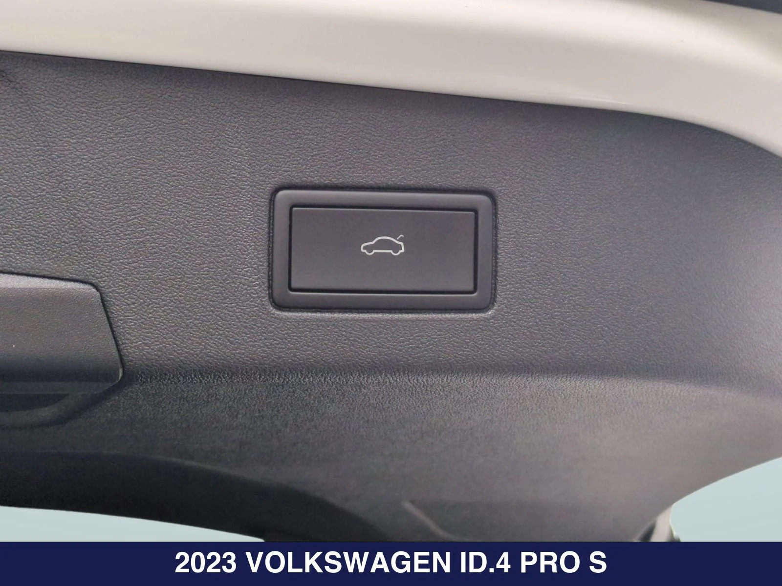 Used 2023 White Volkswagen Pro S image 26
