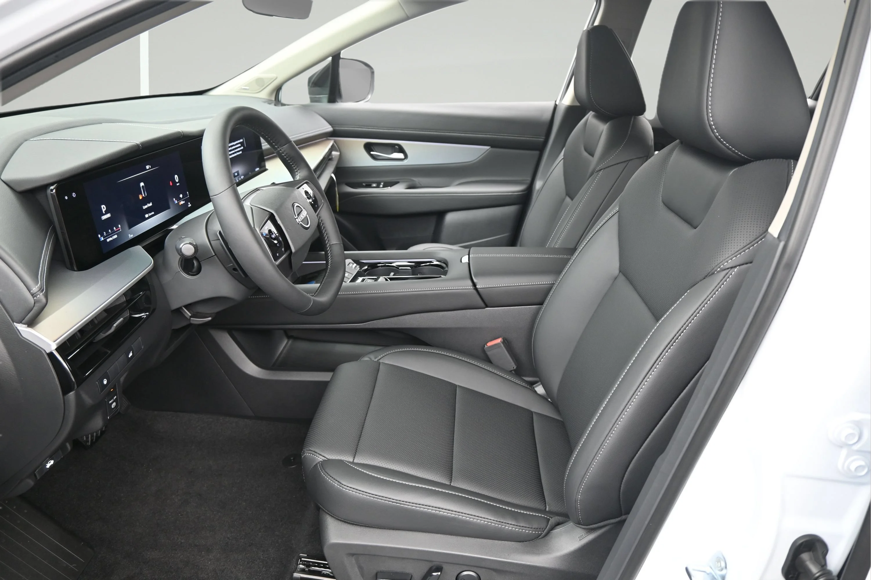 New 2026 Everest White Pearl TriCoat Nissan SL image 9