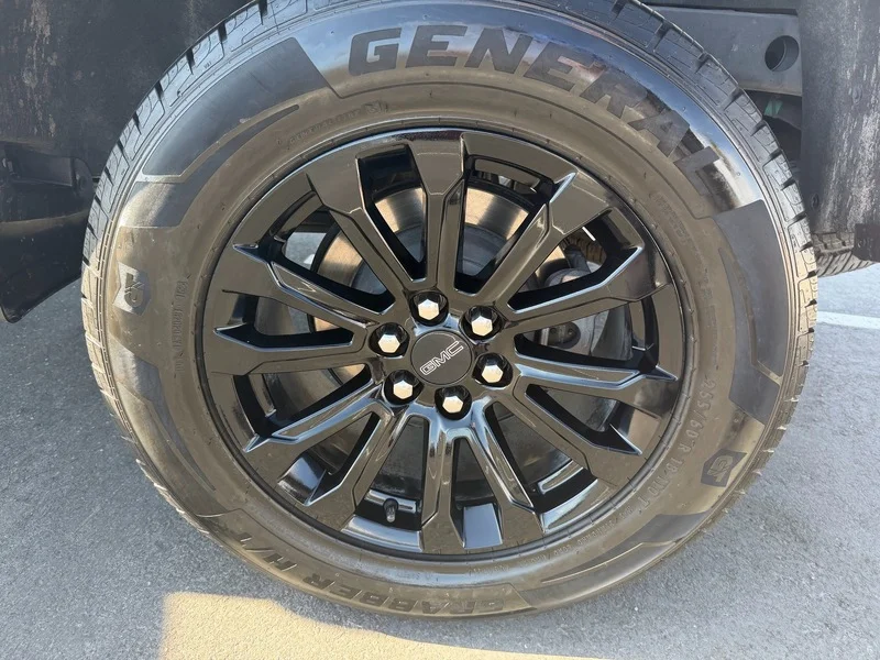 Used 2022 Summit White GMC Elevation image 32