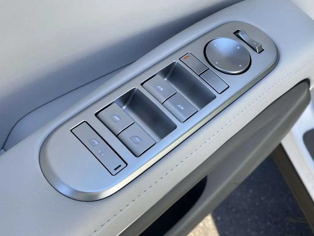 New 2026 White Hyundai SE image 14