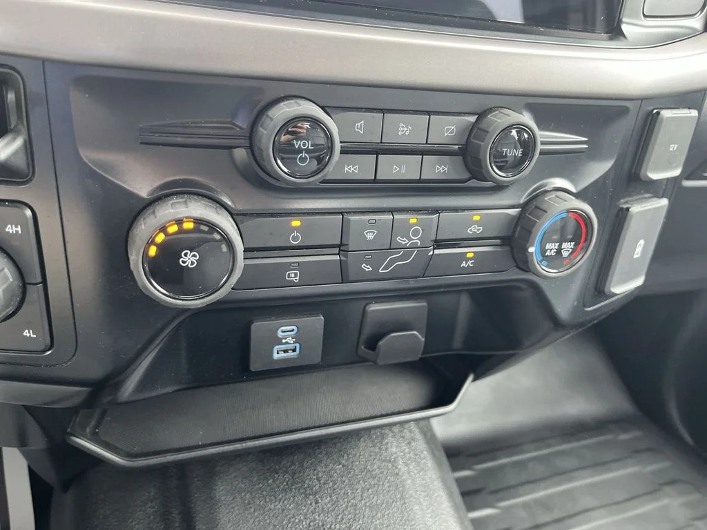 Used 2024 White Ford XL image 19