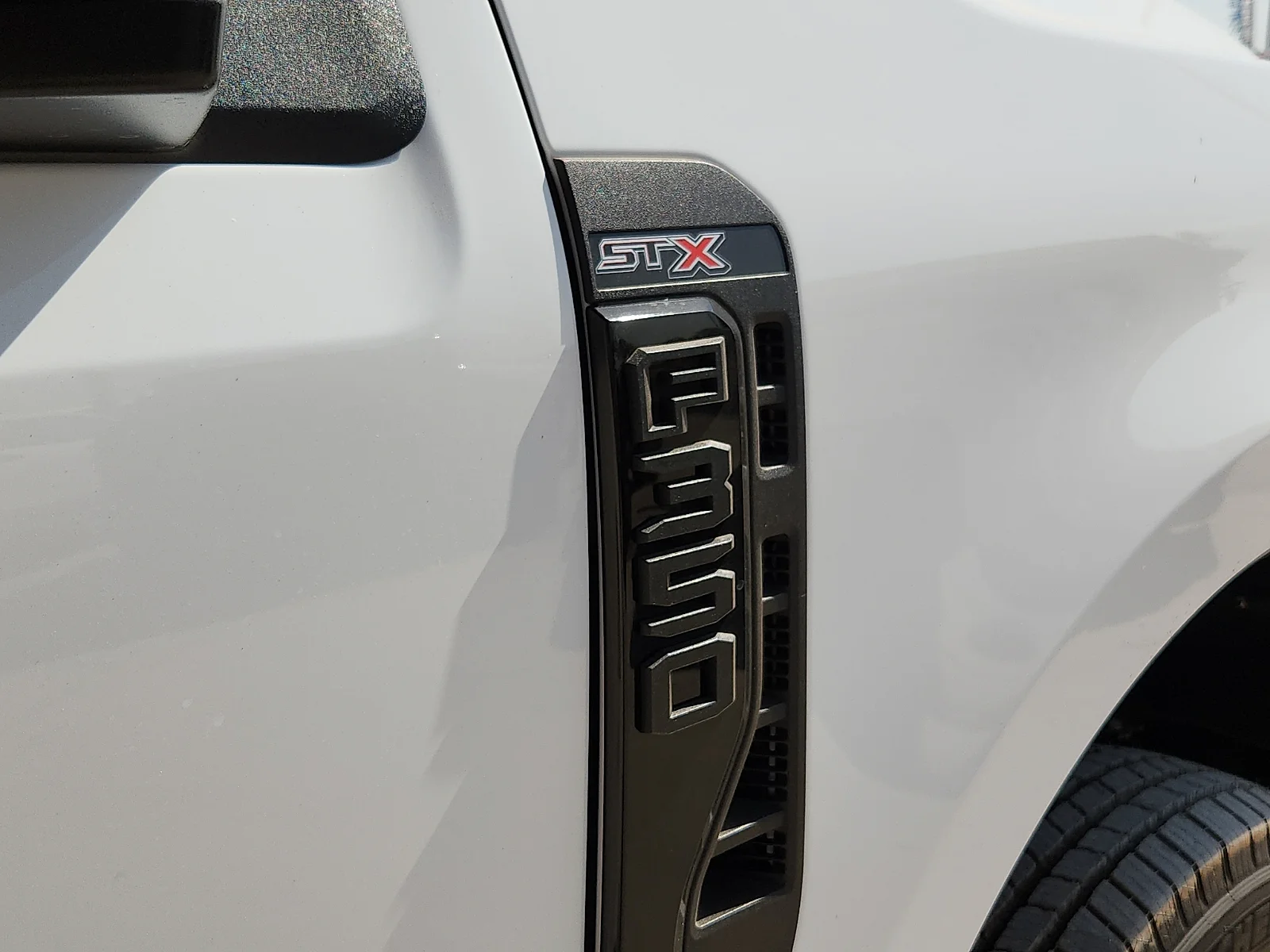 New 2027 Oxford White Ford XL image 10