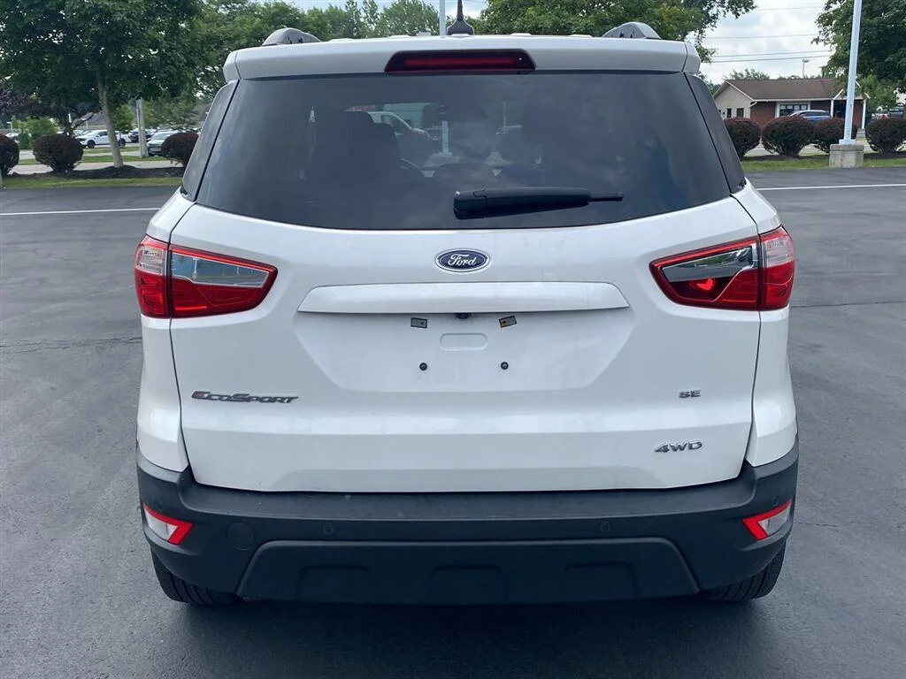 Used 2020 White Platinum Metallic Tri-Coat Ford SE image 10