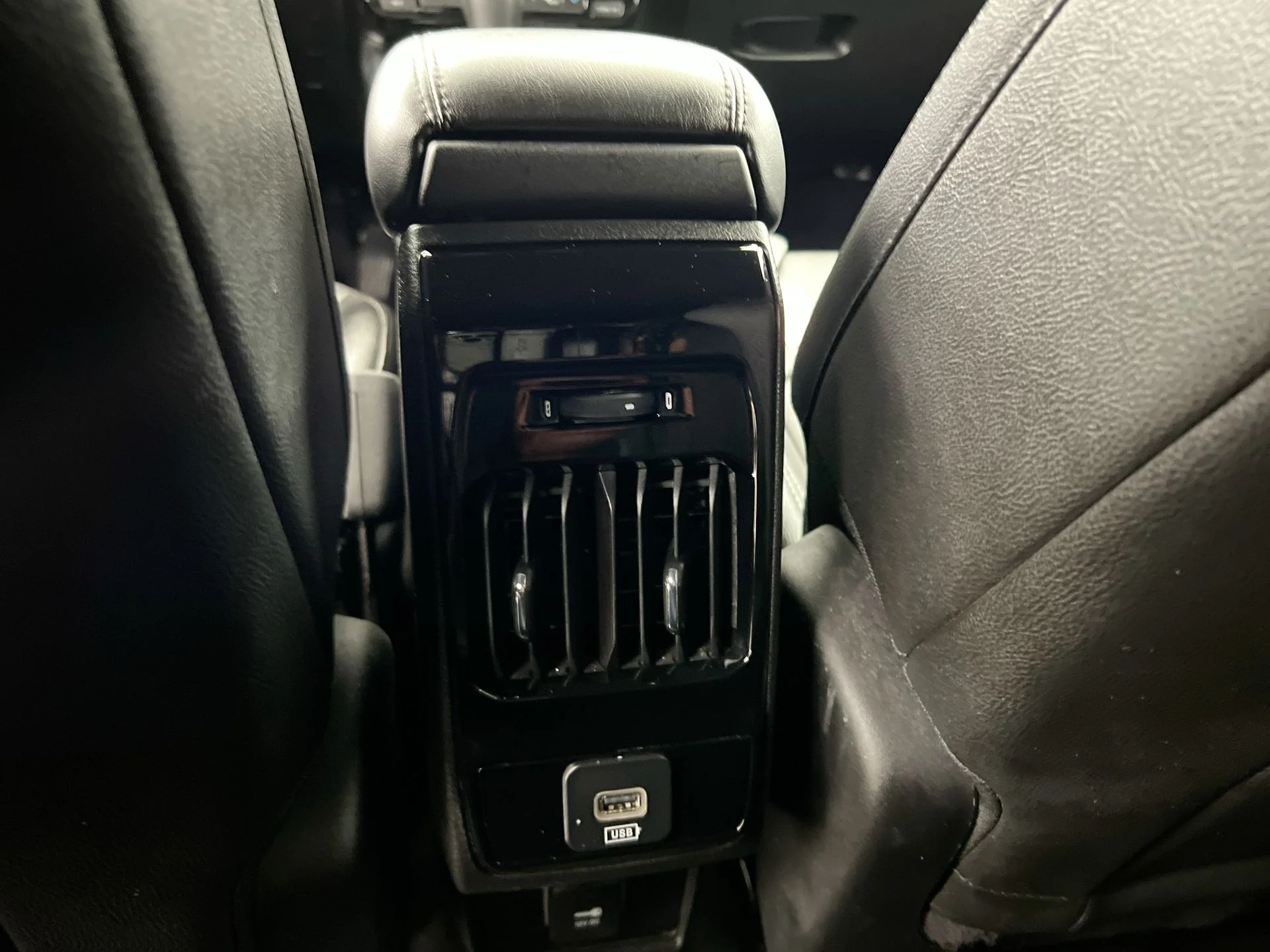 Used 2025 Silver Jeep Limited image 19