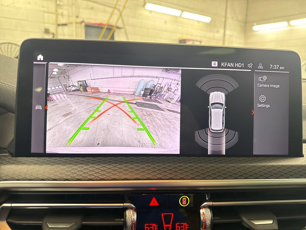 Used 2023 White BMW xDrive30i image 18