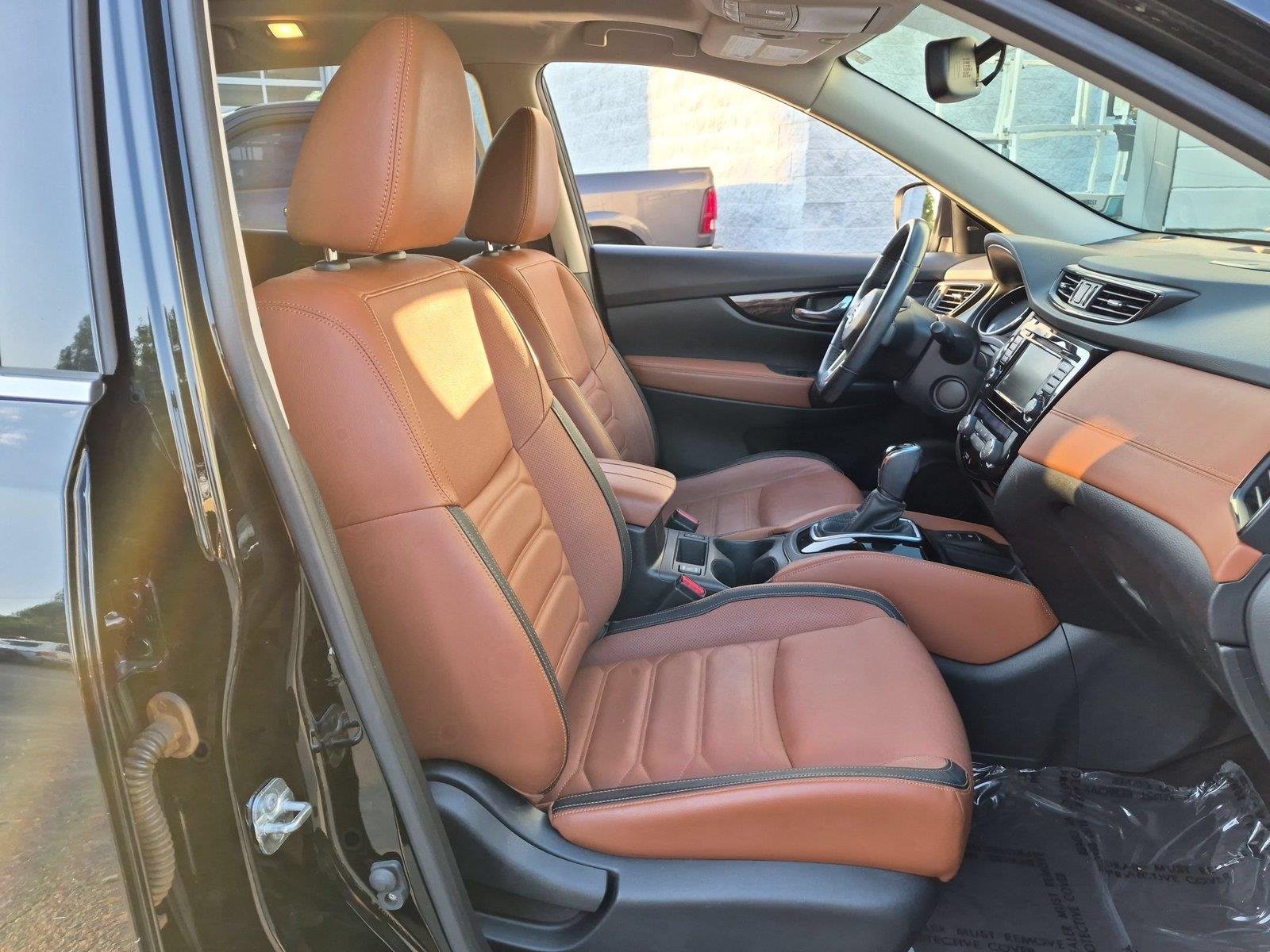 Used 2018 Magnetic Black Nissan SL image 37
