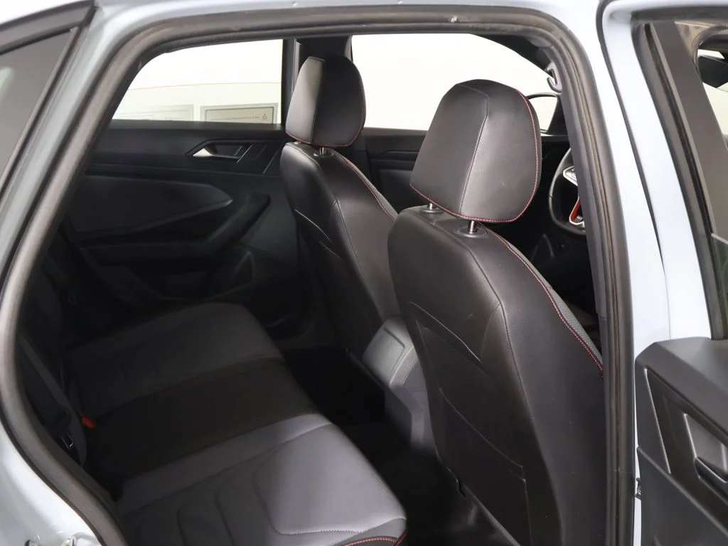 Used 2025 Gray Volkswagen 2.0T Autobahn image 29