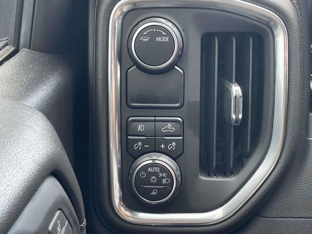 Used 2022 Red Chevrolet LTZ image 27
