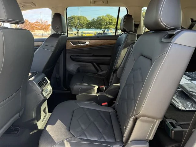 New 2026 White Volkswagen 2.0T SE w/Technology image 19