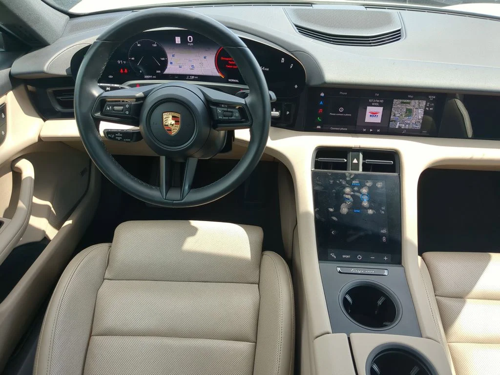 Used 2024  Porsche Base image 14