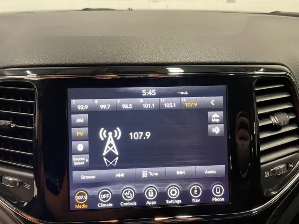 Used 2021 Velvet Red Pearlcoat Jeep Laredo X image 13