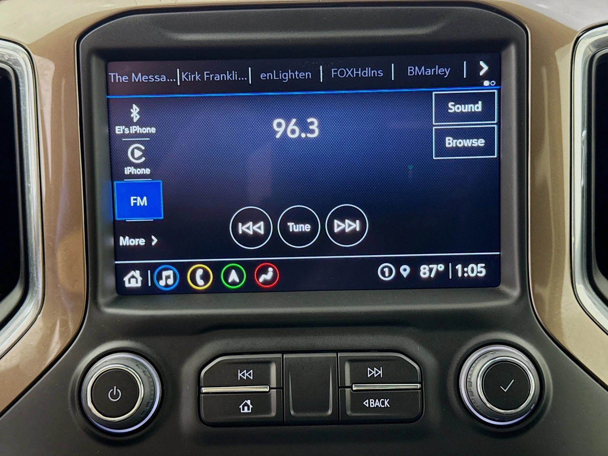 Used 2023 Iridescent Pearl Tricoat Chevrolet High Country image 17