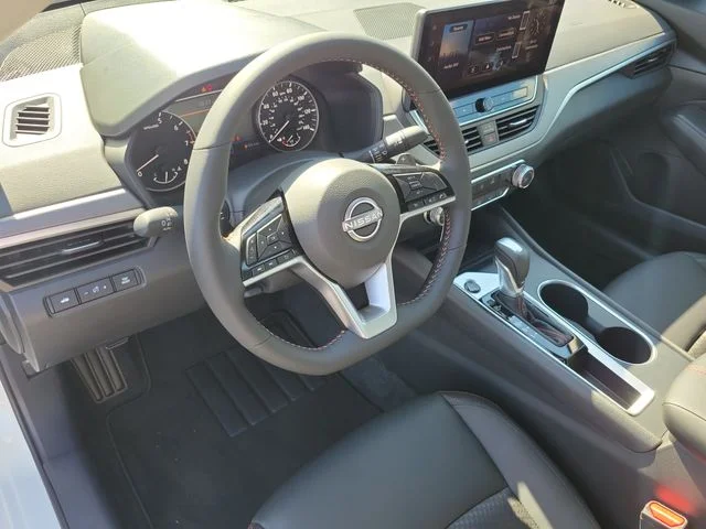 New 2026 Pearl White TriCoat / Super Black Two-tone Nissan SR image 19