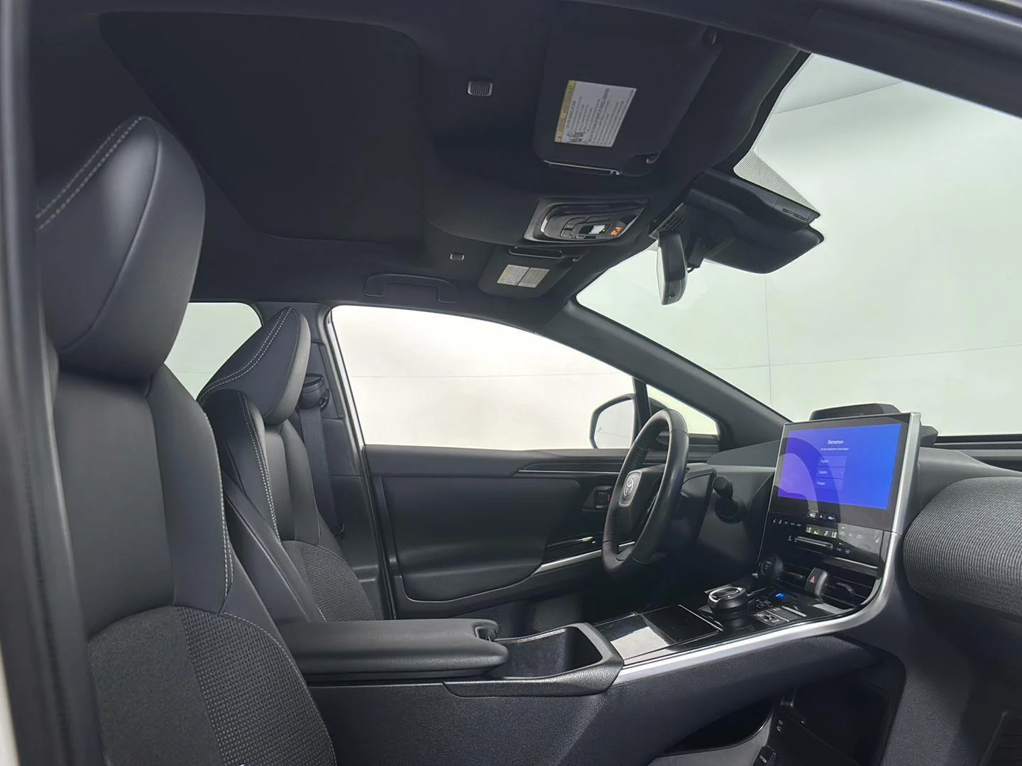 Used 2023 Wind Chill Pearl Toyota XLE image 17