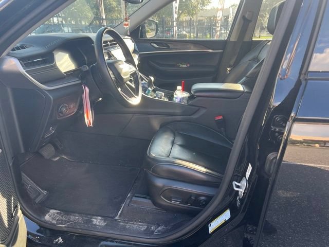 Used 2022 Diamond Black Crystal Pearlcoat Jeep Limited image 7