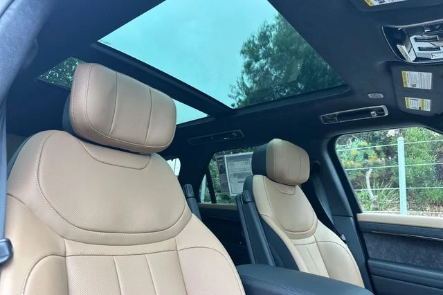 New 2026 Varesine Blue Land Rover Autobiography image 15