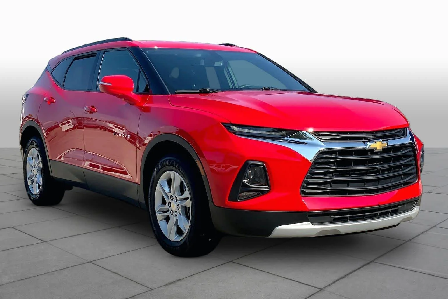 Used 2019 Red Hot Chevrolet  image 3
