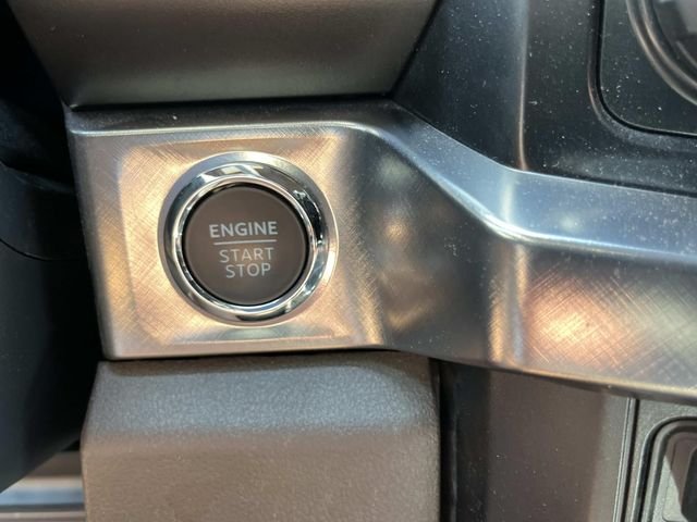Used 2025 Brown Ford King Ranch image 40