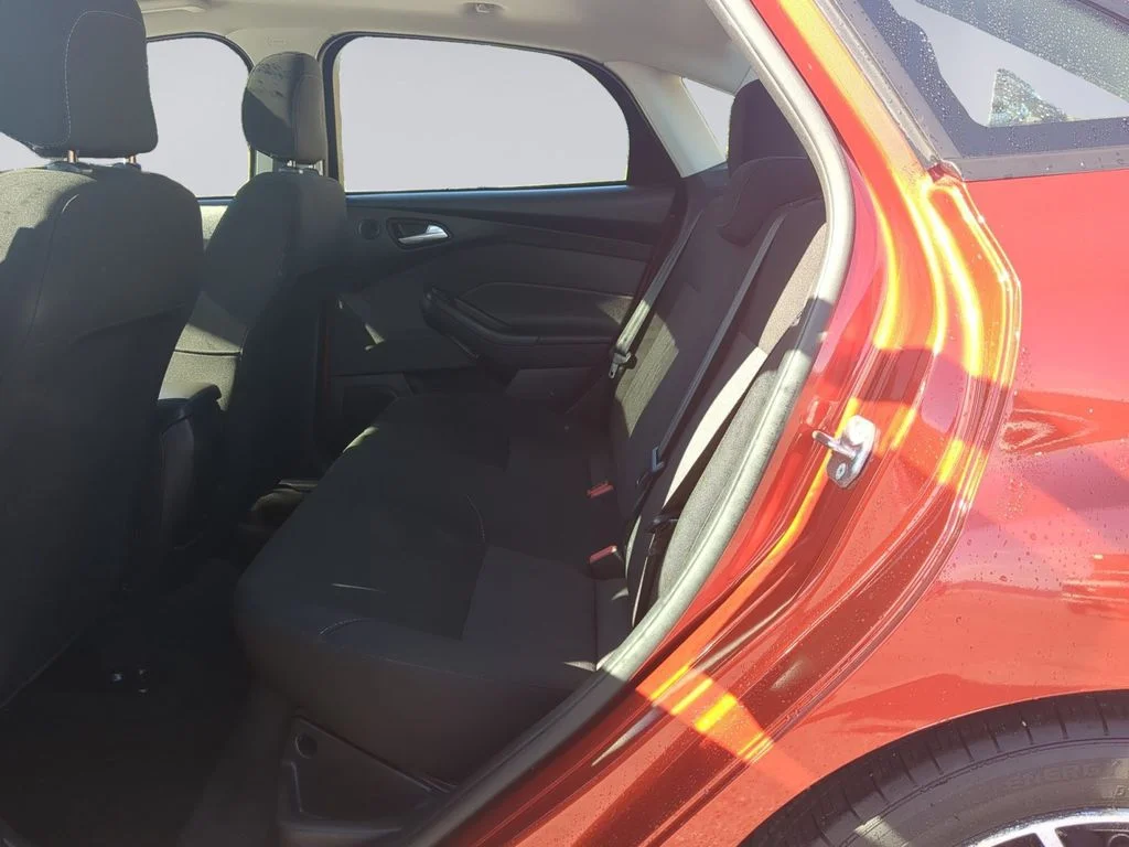 Used 2018 Red Ford SEL image 18