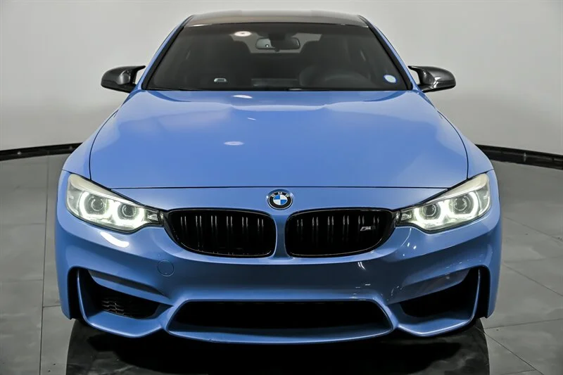 Used 2018 Yas Marina Blue Metallic BMW  image 4