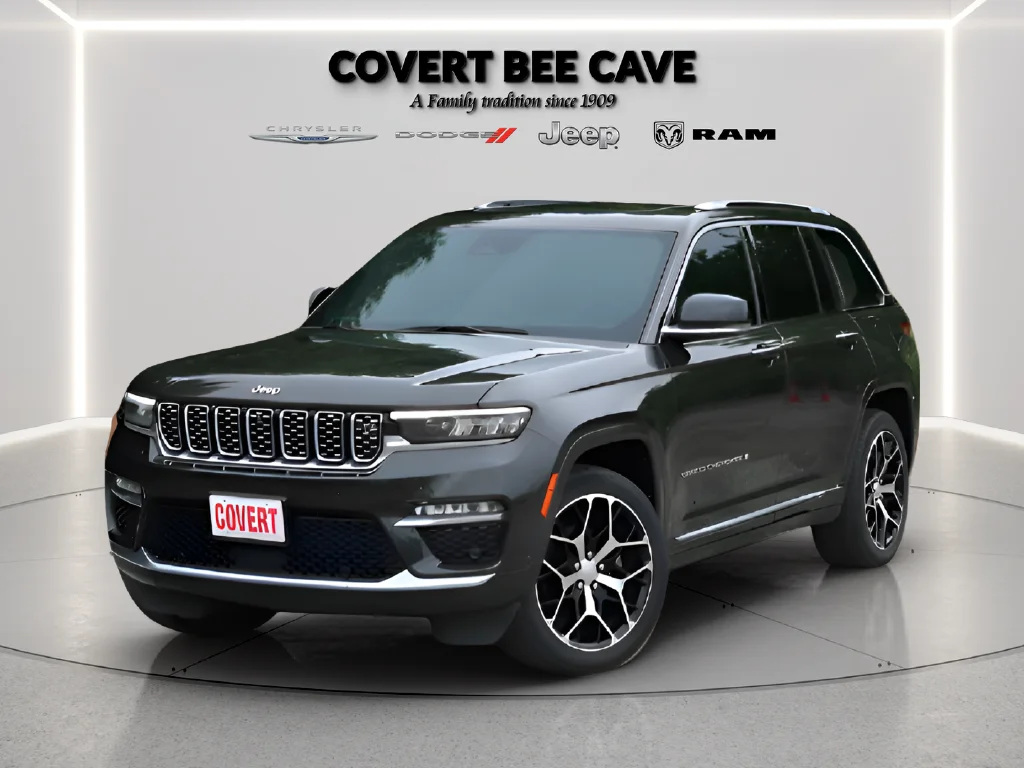 Used 2023  Jeep Summit Reserve image 3