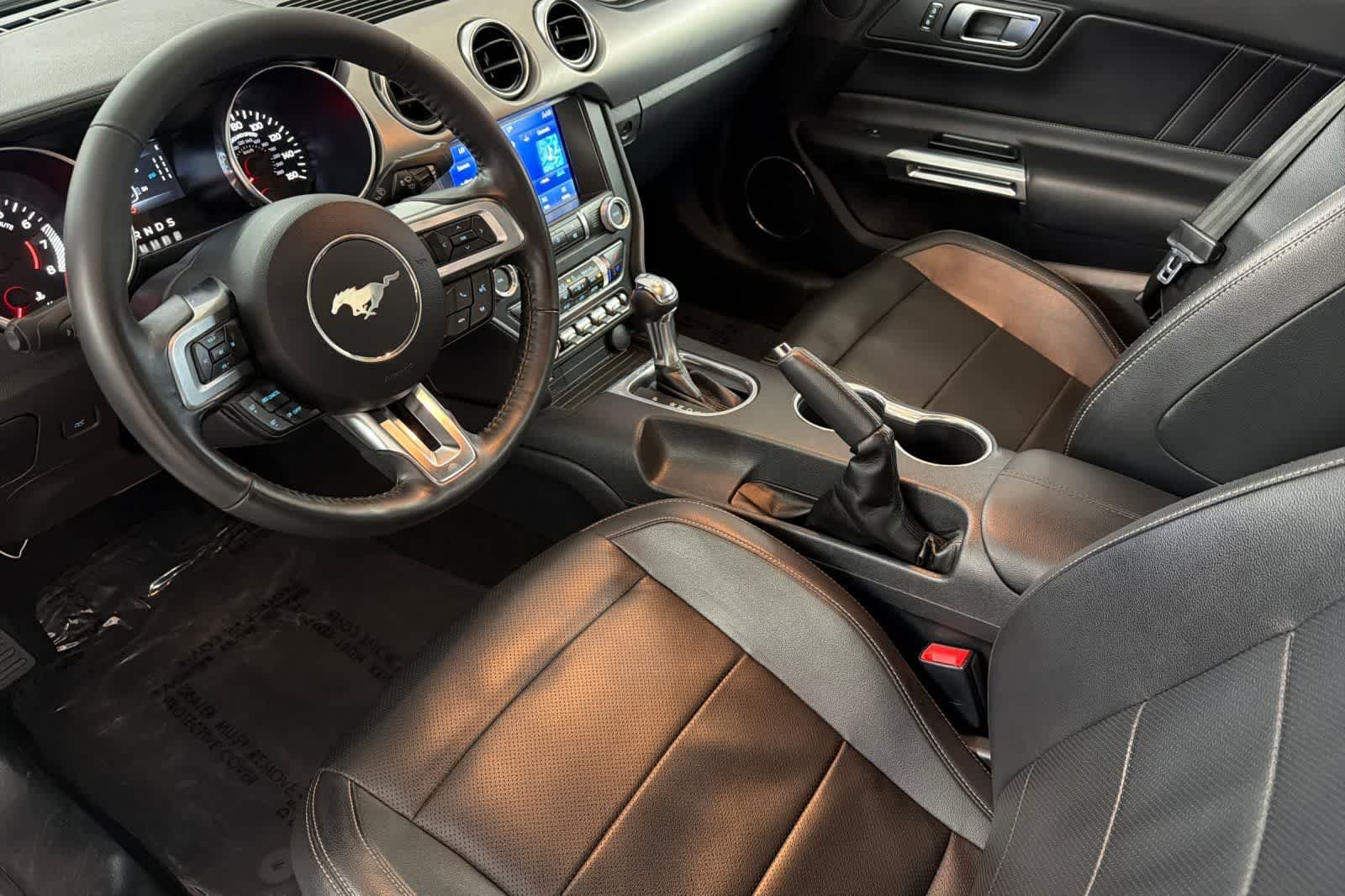 Used 2022 Oxford White Ford EcoBoost Premium image 11