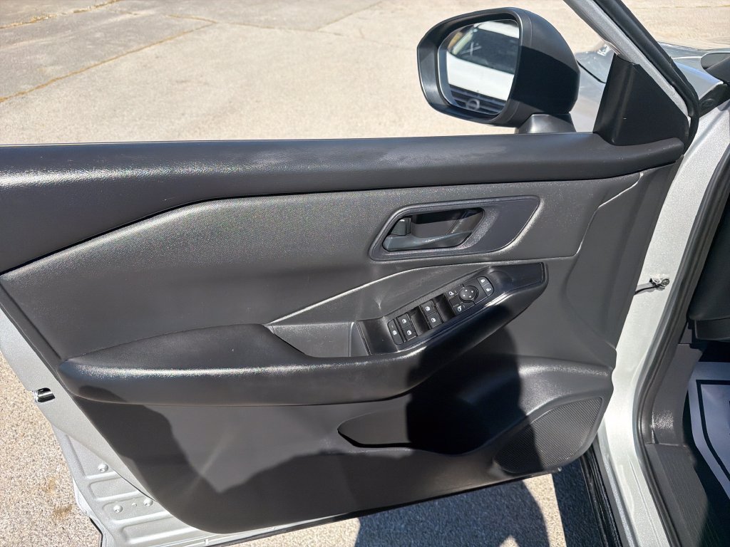 Used 2024 Silver Nissan S image 11