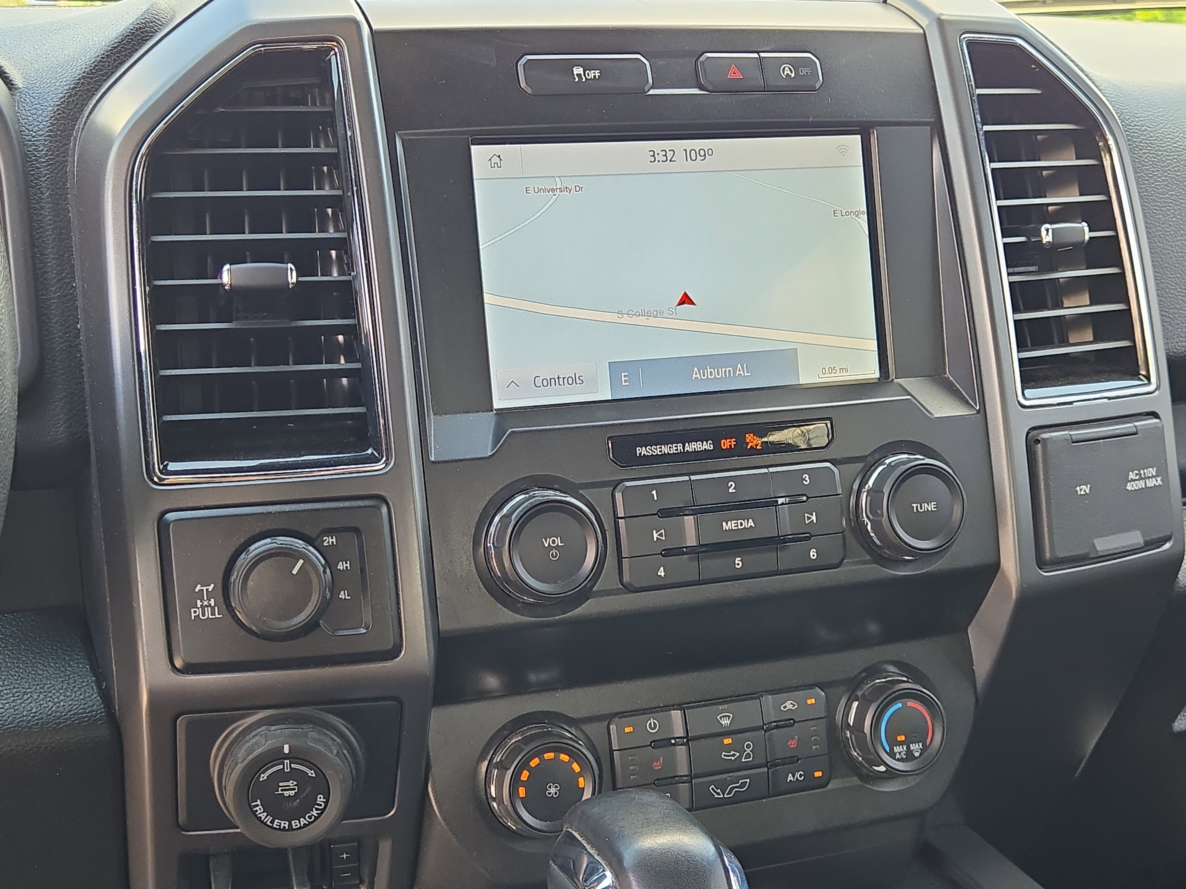 Used 2020 Gray Ford LARIAT image 27