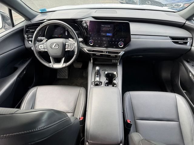 Used 2025 White Lexus 350h F SPORT Design image 26