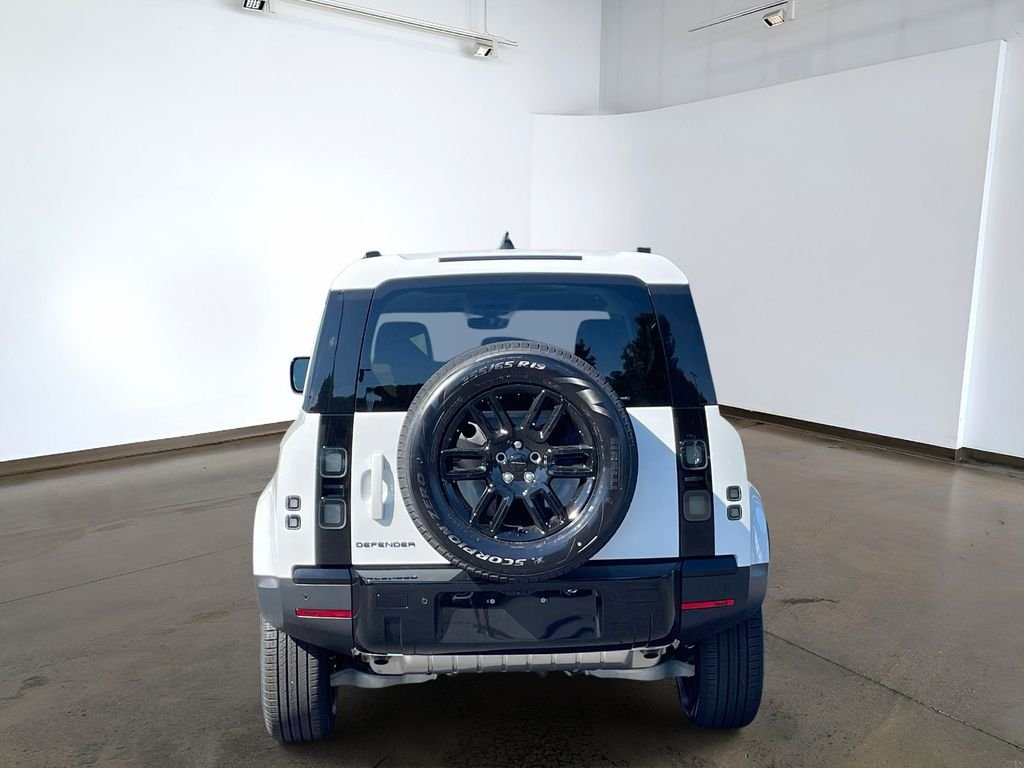 New 2026 Fuji White Land Rover S image 5