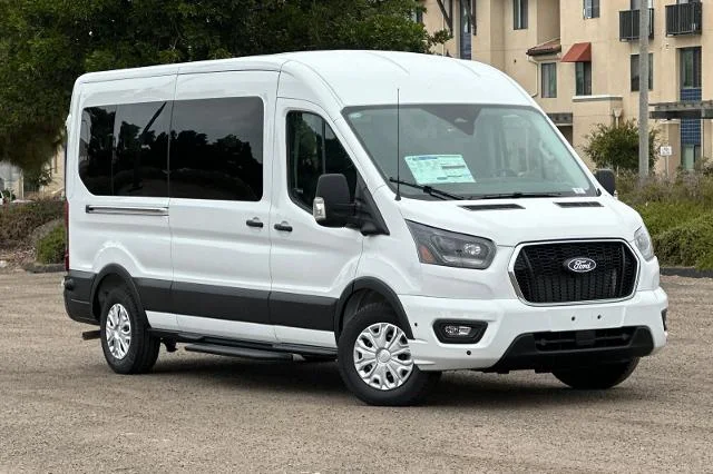 New 2026 Oxford White Ford Passenger Van XLT image 26