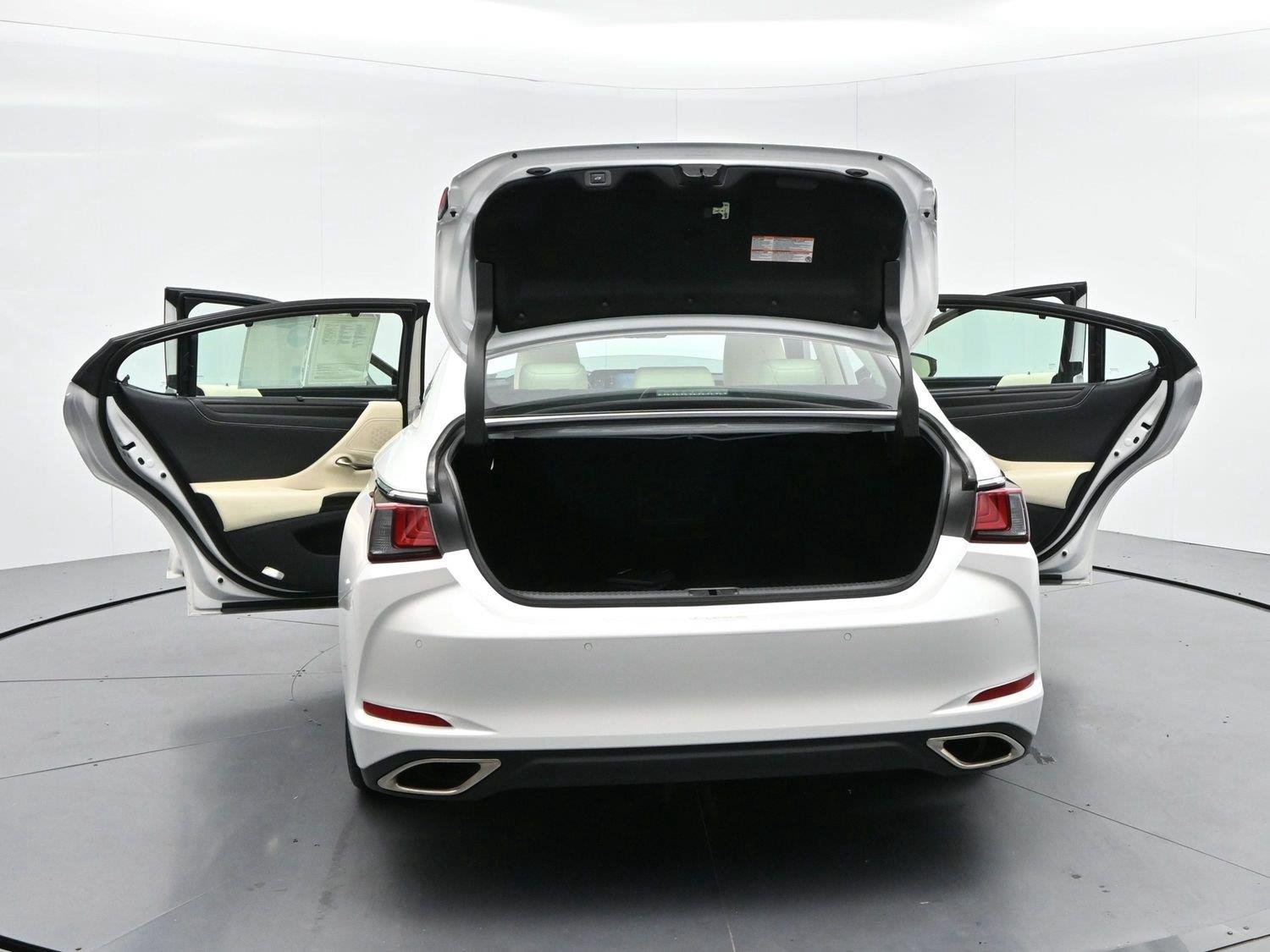 Used 2022 Eminent White Pearl Lexus ES 350 Ultra Luxury image 44