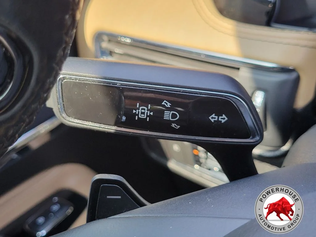 Used 2021 Gray Lincoln Reserve image 33