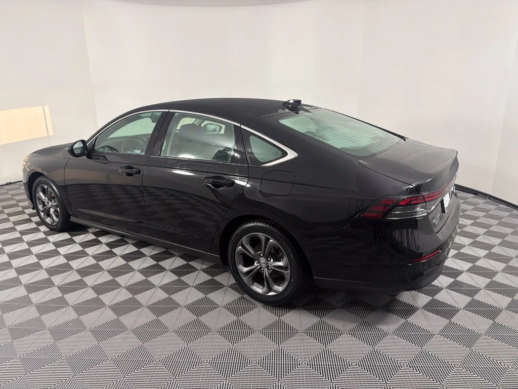 Used 2024 Crystal Black Pearl Honda EX image 5