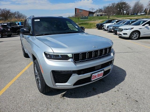 New 2026 Silver Zynith Jeep Summit image 7