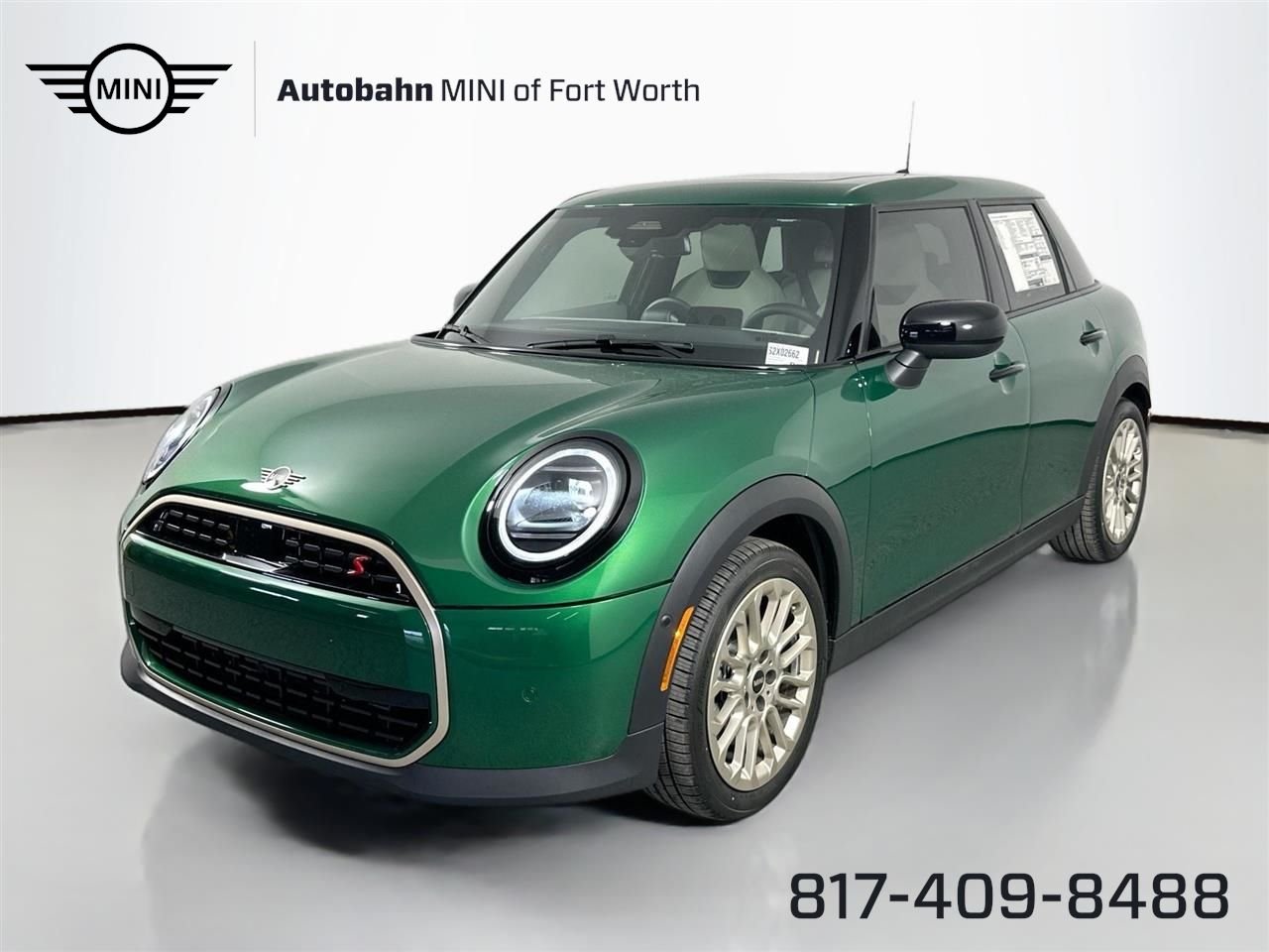 2025 MINI Hardtop Cooper S Signature's photo