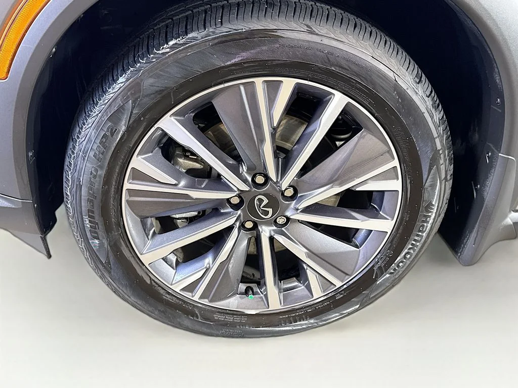 Certified Used 2026 Gray INFINITI LUXE image 43