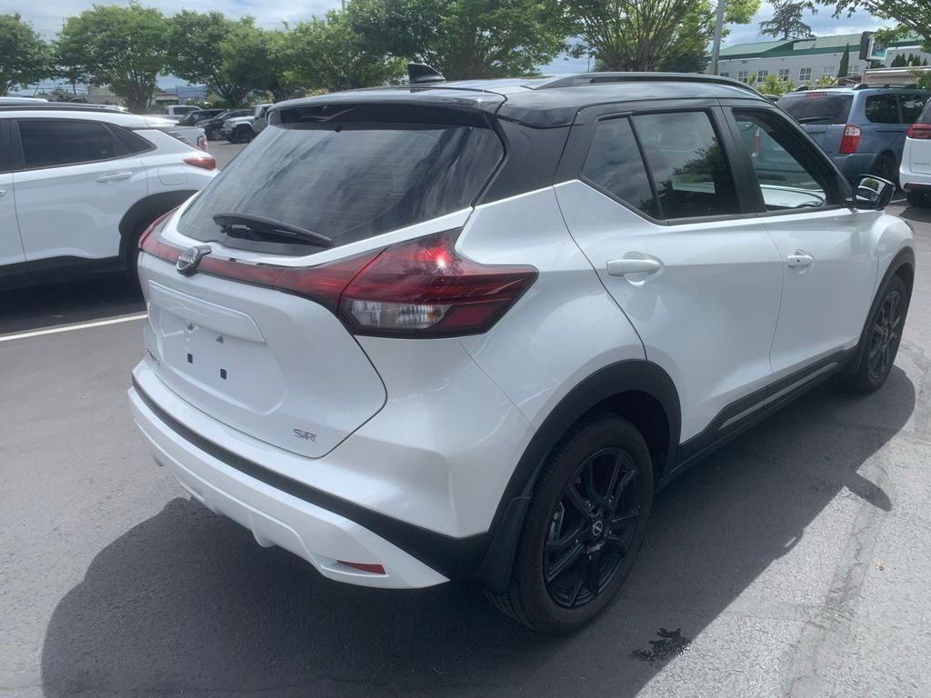 Used 2023 Aspen White/Super Black Nissan SR image 4