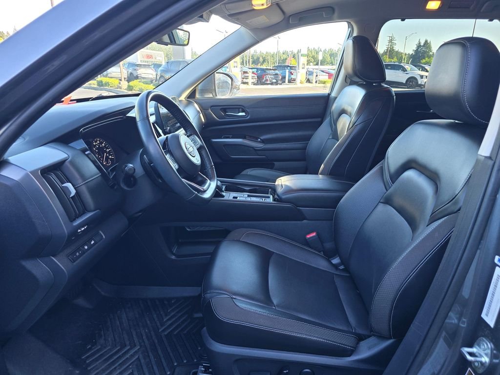 Used 2023 Gun Metallic Nissan SL image 8