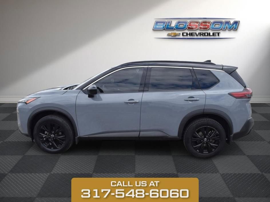 Used 2023 Boulder Gray Pear Nissan SV image 4