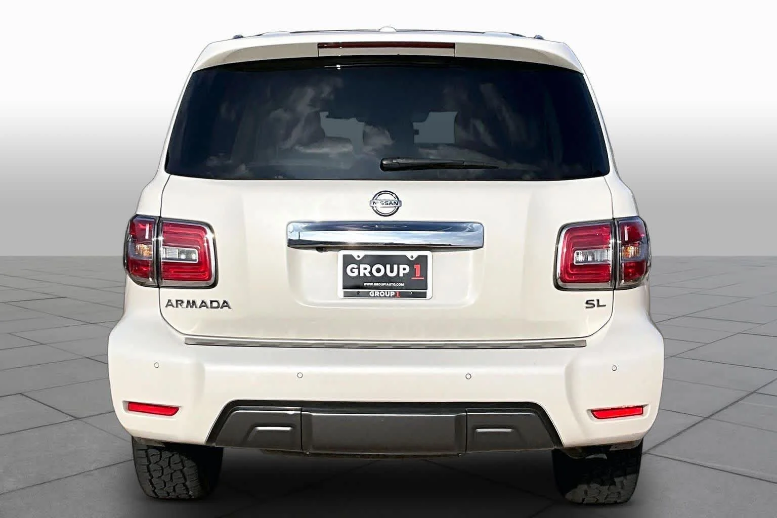 Used 2019 Pearl White Tricoat Nissan SL image 5