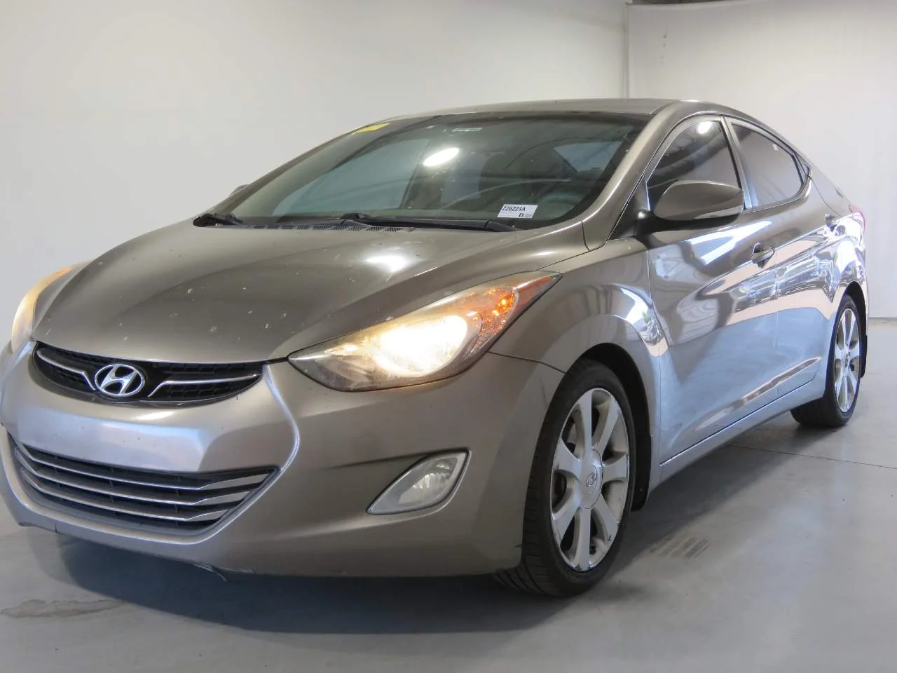 2013 Hyundai Elantra Limited - Photo 1