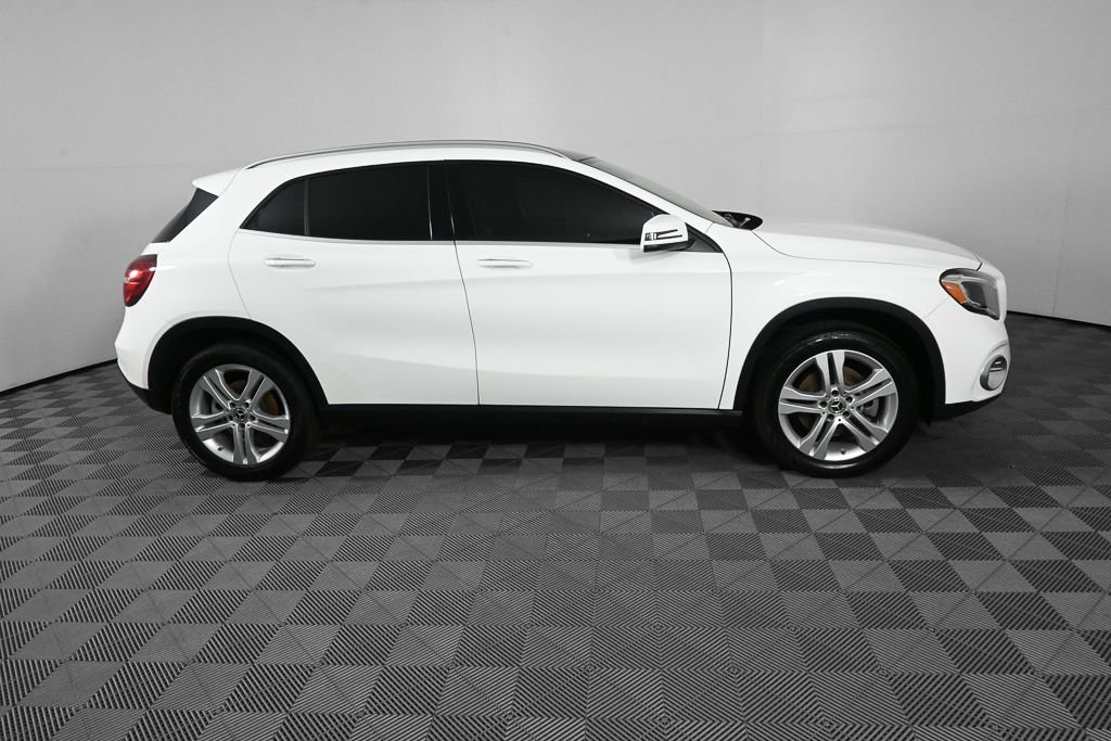 Used 2020 White Mercedes-Benz GLA 250 image 27