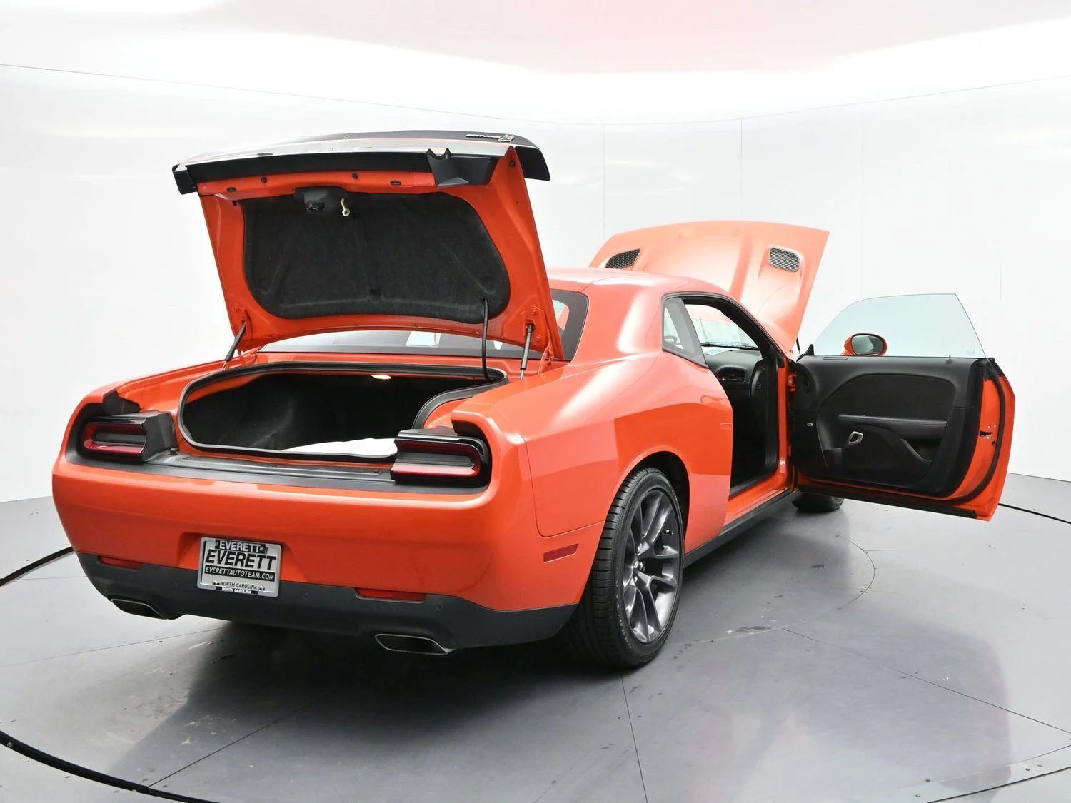 Used 2022 Go Mango Dodge R/T Scat Pack image 40