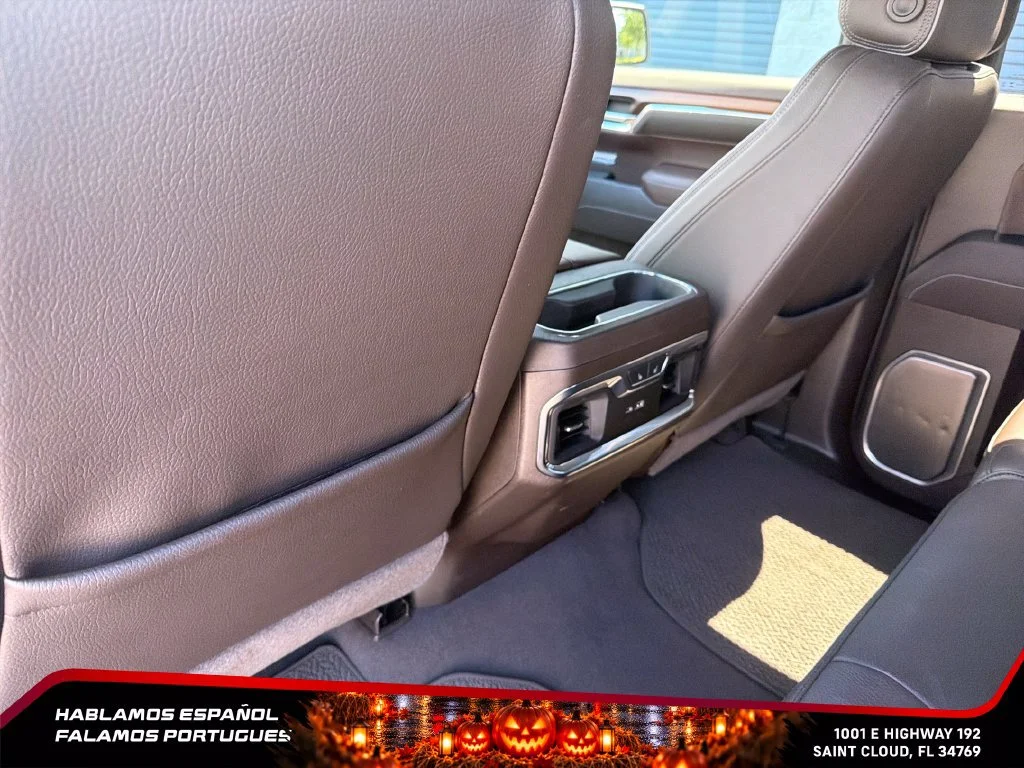 Used 2025 White Frost Tricoat GMC Denali image 30