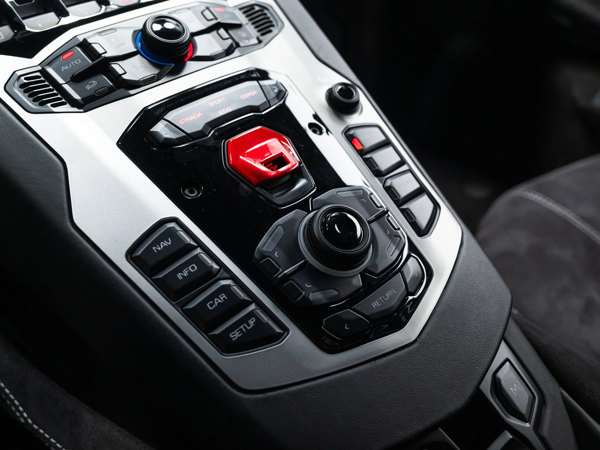 Used 2018 Bianco Isis Lamborghini  image 44