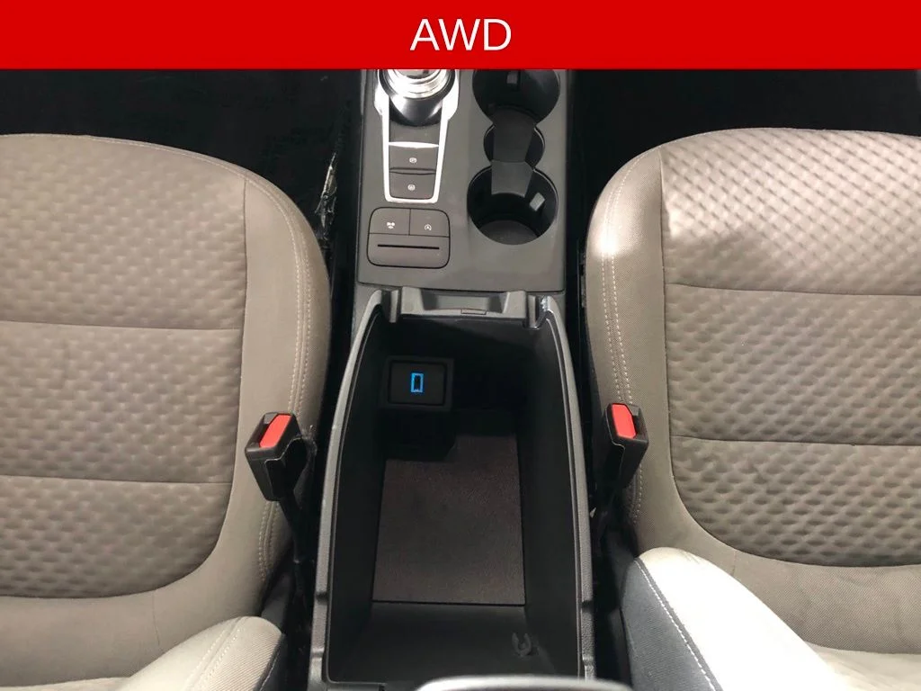 Used 2020 Black Ford SE image 9