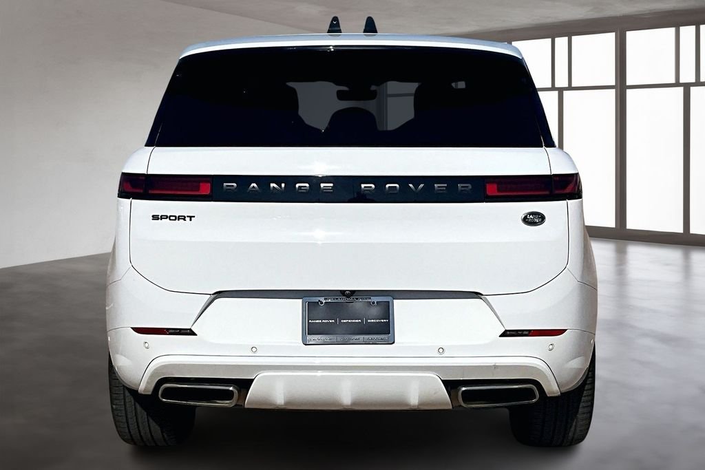 Used 2023 White Land Rover SE Dynamic image 4