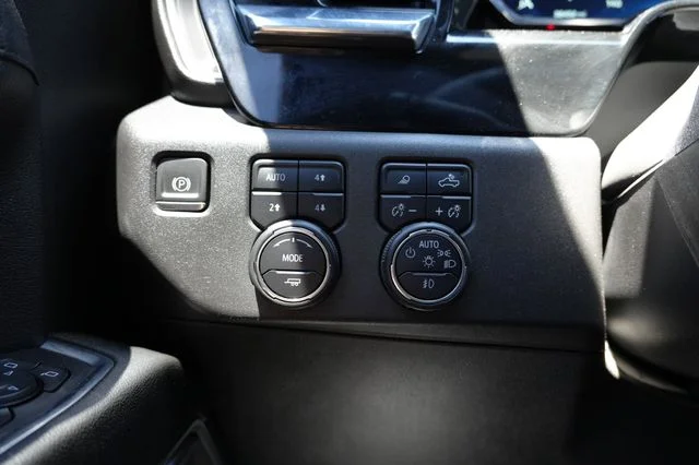 Used 2023 Red Chevrolet High Country image 23