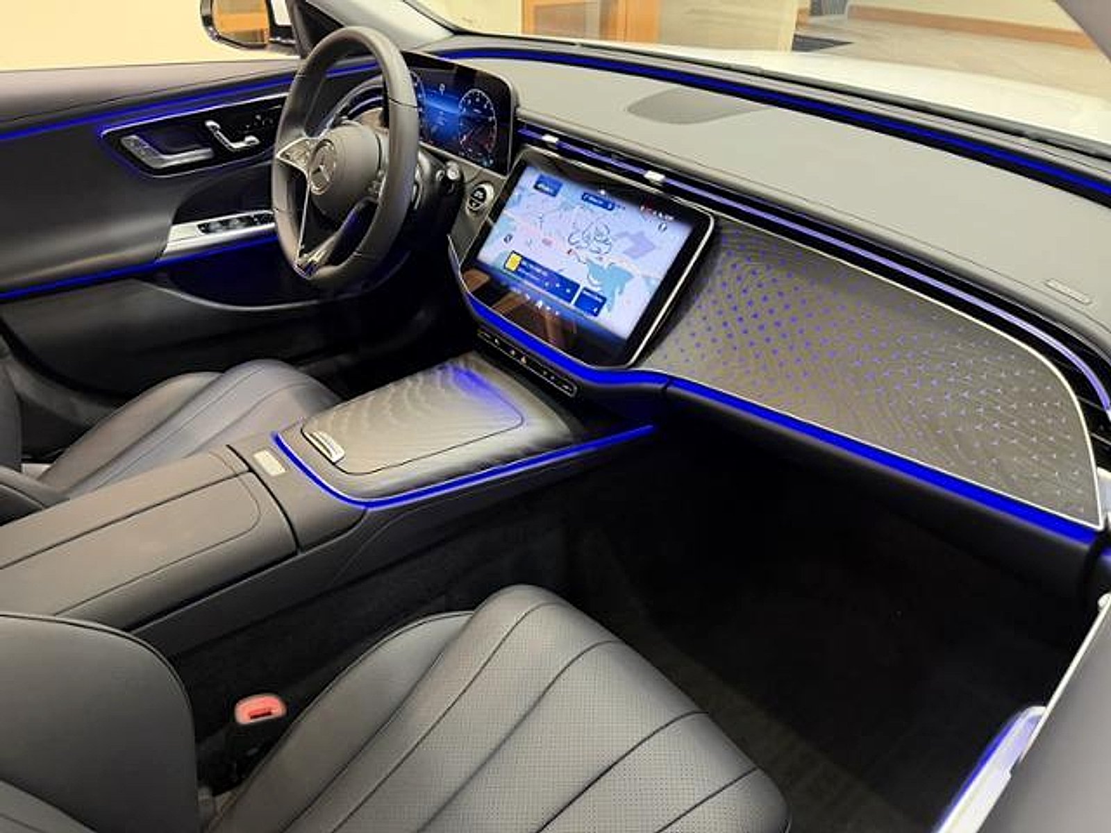Certified Used 2025 Polar White Mercedes-Benz  image 13